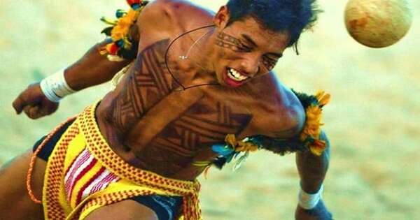 La Nación / Esperan que la FIFA reconozca el origen guaraní del fútbol