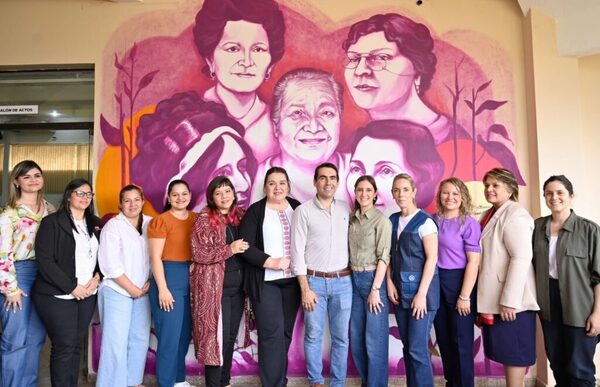 Cnel. Oviedo: inauguran mural “Kuñanguéra Ojepytasova Hetãre” - 1000 Noticias