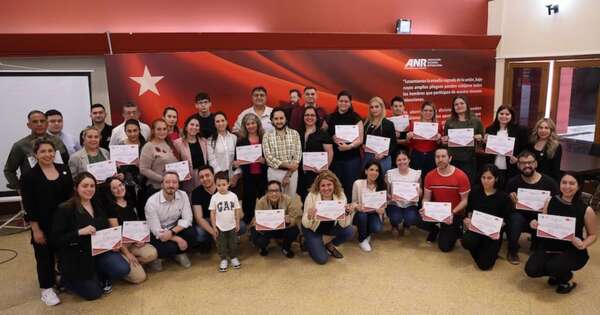 La Nación / Culminó diplomado de comunicación