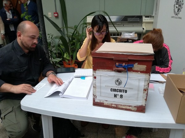 Comienzan las elecciones presidenciales en Uruguay - ADN Digital