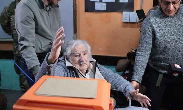 Elecciones Uruguay 2024: votó José Mujica y dijo que “siempre hay voto castigo”
