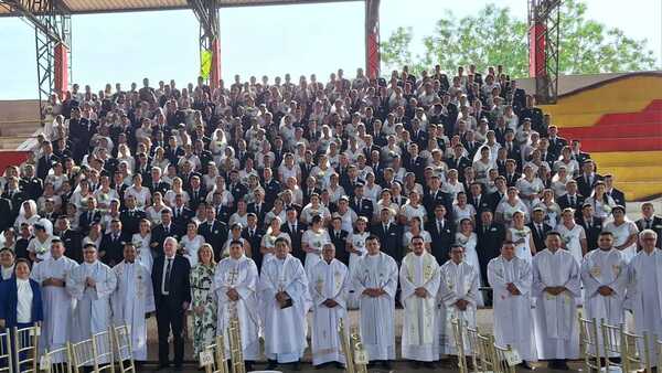 Récord en casamiento religioso: 336 novios dieron el “sí, quiero”