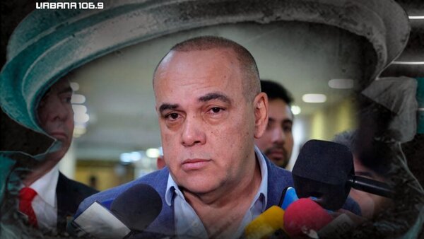 Eligen al senador Bachi Núñez como el "Carruaje de la semana"