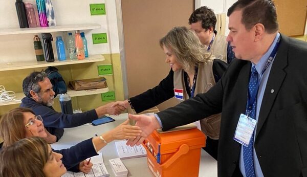 Legisladores paraguayos participan como observadores en elecciones de Uruguay