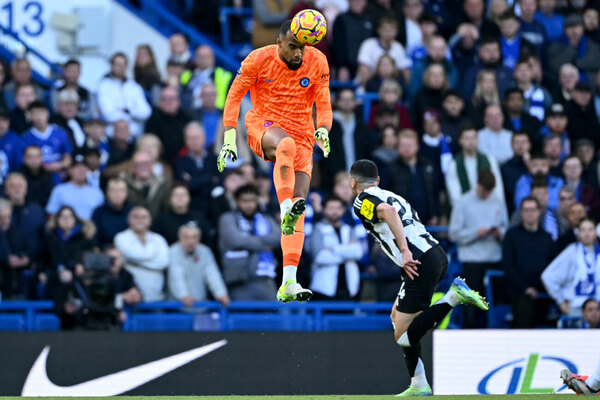 Versus / Con Almirón de titular, Newcastle cayó ante Chelsea