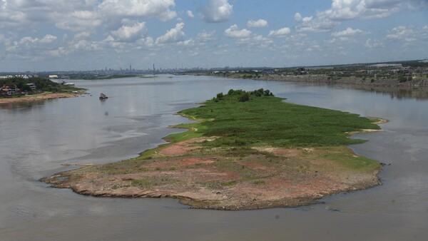 Río Paraguay se aproxima de nuevo a su nivel más bajo en Asunción