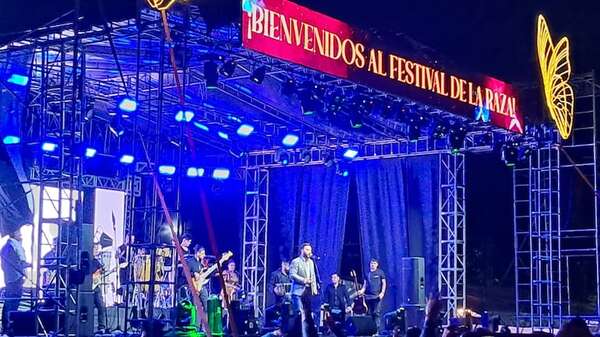 Noche mágica en el mega Festival de la Raza en Villarrica - Nacionales - ABC Color