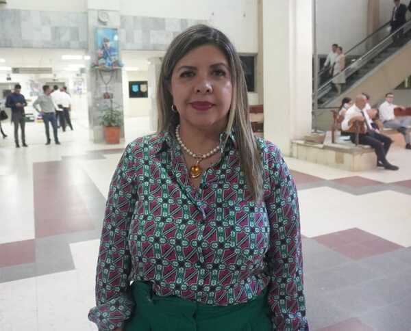 Abogada insiste en que jueces y camaristas deben marcar horario de entrada y salida