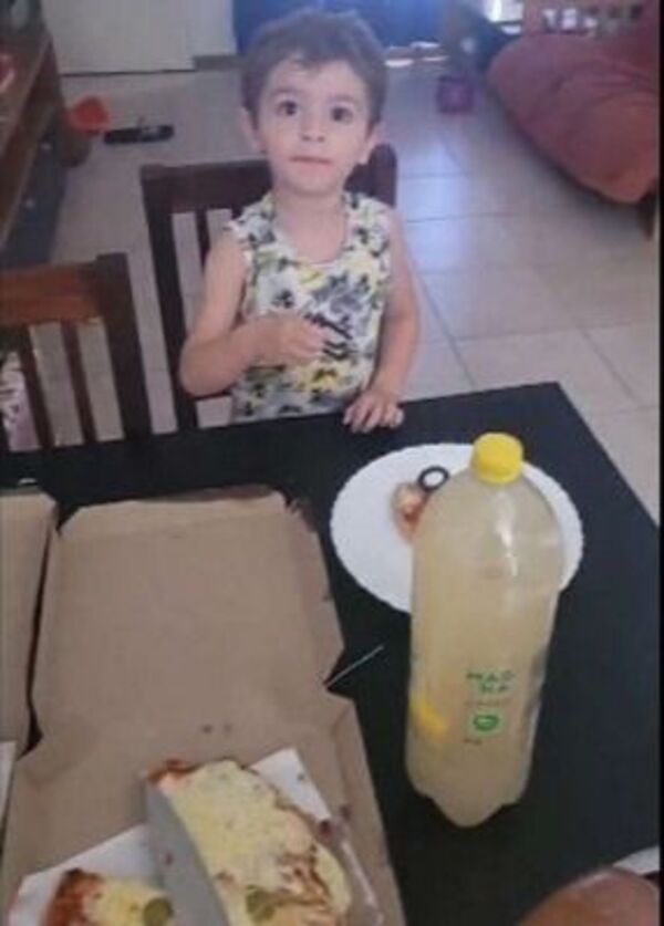 Pidió delivery mientras su papá estaba durmiendo