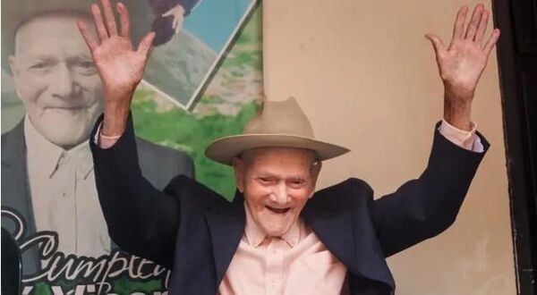 El hombre más longevo del mundo muere a los 114 años