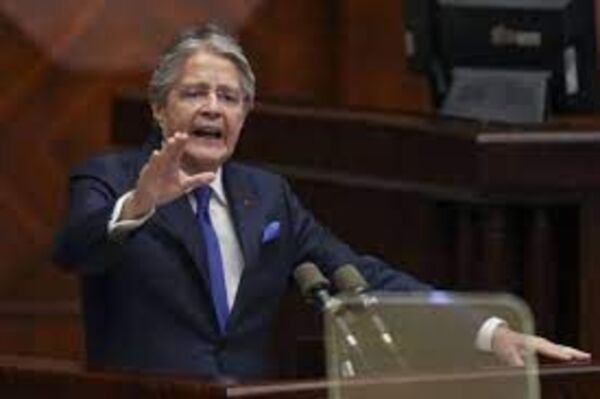 Lasso disolvió el congreso y convocó a elecciones anticipadas en Ecuador