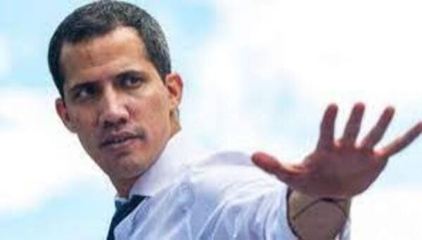 Juan Guaidó llegó a Miami tras ser expulsado de Colombia