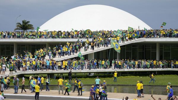 El Tribunal Supremo de Brasil ordenó al Ejército desmantelar todos los “campamentos bolsonaristas” en un plazo de 24 horas