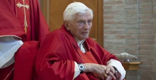 A sus 95 años falleció esta mañana el Papa Benedicto XVI