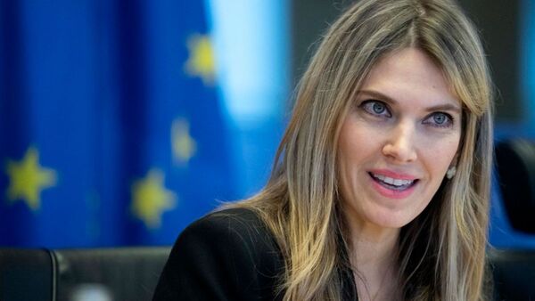 Imputaron por corrupción a la vicepresidenta del Parlamento Europeo que permanece detenida en la causa vinculada a Qatar