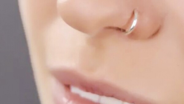 “Mi novio me pide quitarme el piercing para conocer a su familia”