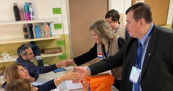 La Nación / Senadores y ministro del TSJE integraron la misión de observación electoral en Uruguay