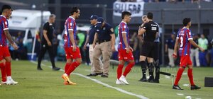 Versus / "Siento muchísimo...", el lamento de un tricampeón con Cerro