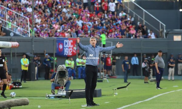 DT de Olimpia: “Ganar el clásico era algo que me faltaba y los muchachos me lo regalaron”