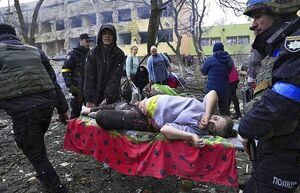 Murieron la mujer embarazada y su bebé símbolos del salvaje ataque ruso contra la maternidad en Mariupol
