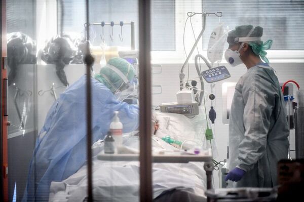 Bajaron los casos globales de coronavirus por tercera semana consecutiva