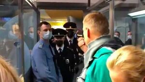 La policía rusa arrestó al opositor Alexéi Navalny en el aeropuerto de Moscú