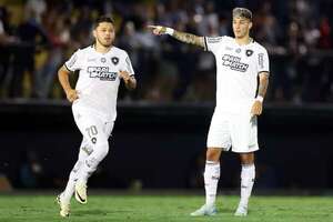 Botafogo pisa fuerte en dos frentes - Fútbol Internacional - ABC Color