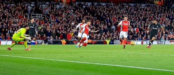 Liverpool empata 2-2 con Arsenal y cede el liderato al Manchester City - Fútbol Internacional - ABC Color