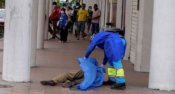 Solo en Guayaquil levantan unos 100 cadáveres por día por coronavirus