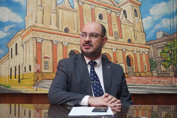 “Estilo de vida de algunos jueces y fiscales no es posible que paguen con sus salarios”