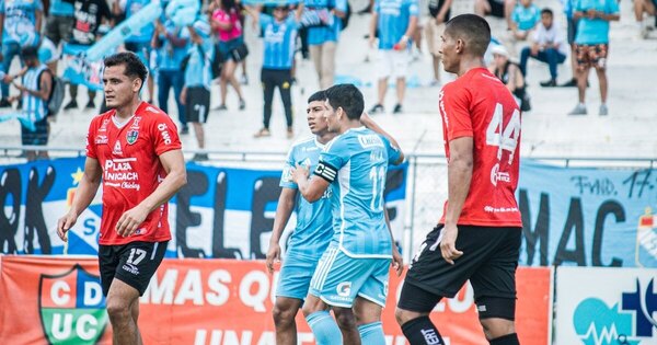 Versus / Acusó goleada histórica tras despedir a sus jugadores paraguayos