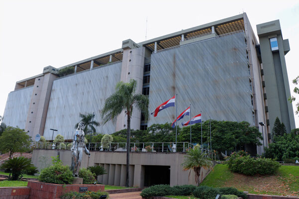 Central Bank of Paraguay announces daily sales of USD 15 million to address exchange rate volatility - .::Agencia IP::.