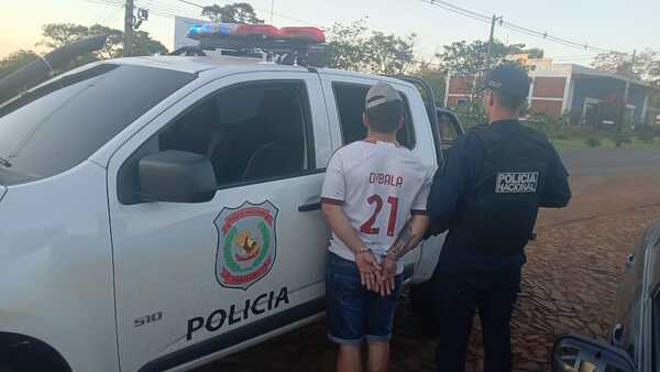 POLICÍA LOGRA DETENER A UN HOMBRE QUE ERA BUSCADO EN ARGENTINA POR HOMICIDIO - Itapúa Noticias