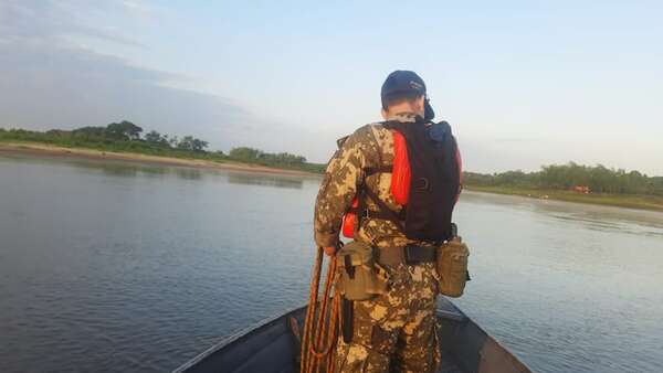 Hallan el cuerpo de uno de los cuatro adolescentes desaparecidos en el río Paraguay - Policiales - ABC Color