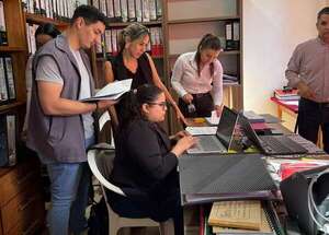 Fiscalía se constituye en Municipalidad de Tomás Romero Pereira - Policiales - ABC Color