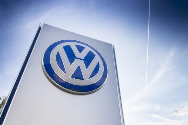 Volkswagen planea cerrar tres f谩bricas en Alemania