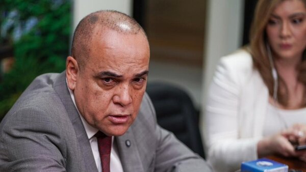 Bachi justifica contrataciones, se muestra partidario de la reelección y rechaza balotaje