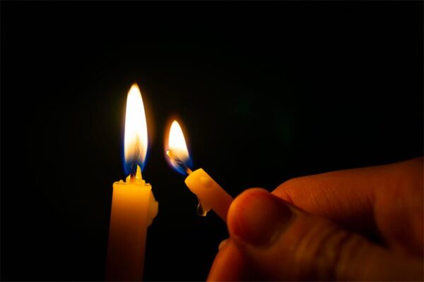 Ecuador continuar谩 con apagones de hasta 14 horas por crisis energ茅tica