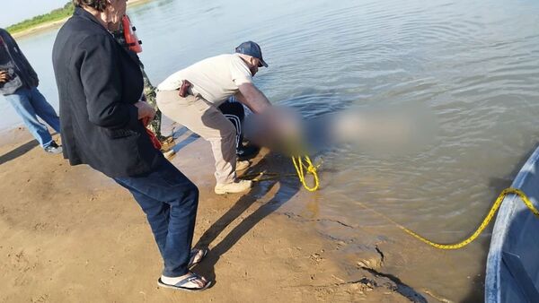 Río Paraguay: hallan cuerpos de dos adolescentes y sigue la búsqueda de otros dos - trece