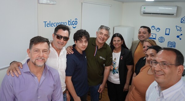 Estudiantes y comunidad en general podrán acceder a moderno Telecentro inaugurado en escuela del Bañado Sur - .::Agencia IP::.
