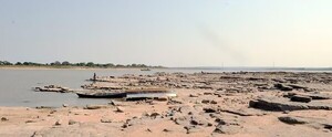 La Ni帽a amenaza con prolongar la crisis del r铆o Paraguay hasta 2025