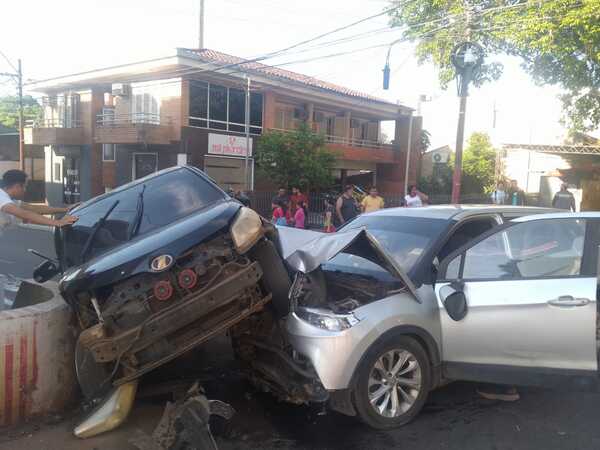 Accidente de tránsito en el centro dejó un hombre con lesiones - San Lorenzo Hoy