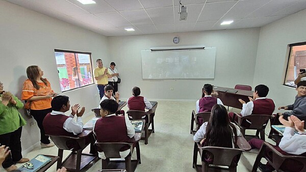 Gobernación de Alto Paraguay inaugura más aulas climatizadas