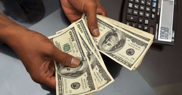 La Nación / Dólar retrocede hasta G. 7.870 tras inicio de intervenciones diarias del BCP