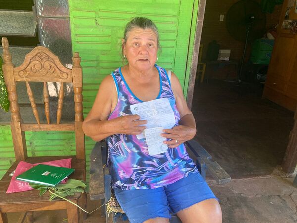 “Estoy sacrificando mi sueldo de la tercera edad para pagar mis tratamientos de la vista”, lamentó una abuelita que nos necesita a todos.