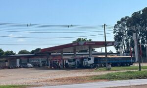 Delincuentes madrugan y asaltan estación de servicios
