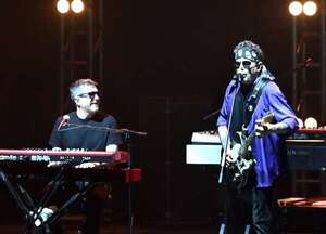 Andrés Calamaro volvió a Paraguay en una noche de canciones memorables y salvaje honestidad - Música - ABC Color