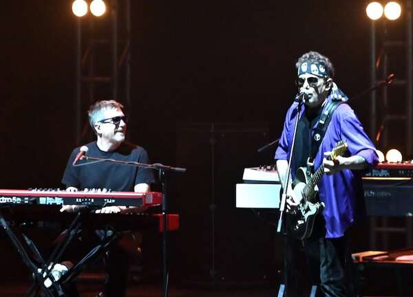 Andrés Calamaro volvió a Paraguay en una noche de canciones memorables y salvaje honestidad - Música - ABC Color