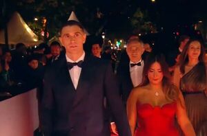 (VIDEO). Dibu Martínez fue abucheado en Francia antes de la ceremonia del Balón de Oro
