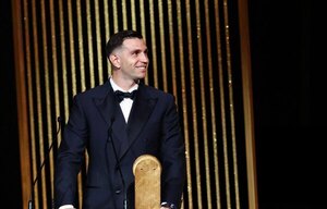 Versus / El 'Dibu' Martínez consigue su segundo Trofeo Yashin consecutivo